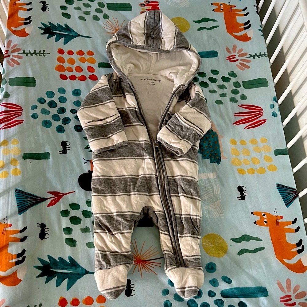 Burt’s Bees Baby Organic Cotton Newborn Quilted 1 Piece. Hooded, footed, mittens